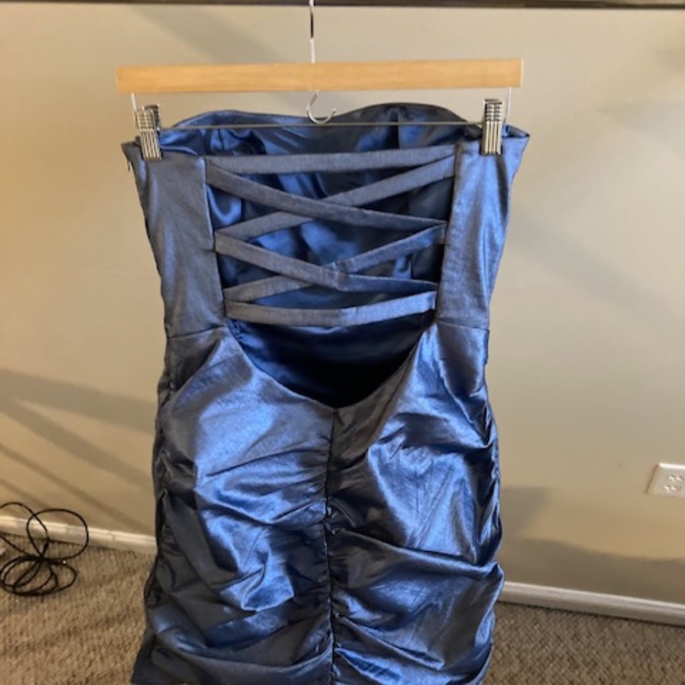 Cache dress - Picture 3 of 4